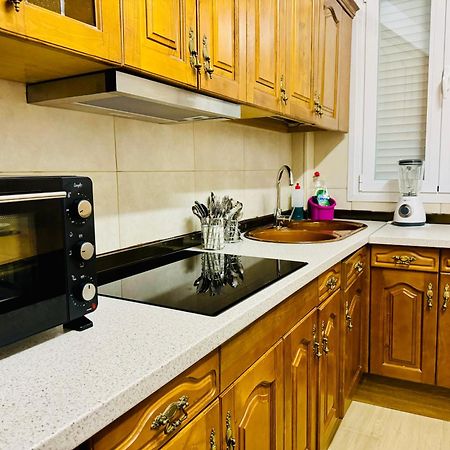 Pisos Familiares Barajas Apartment Мадрид Екстериор снимка